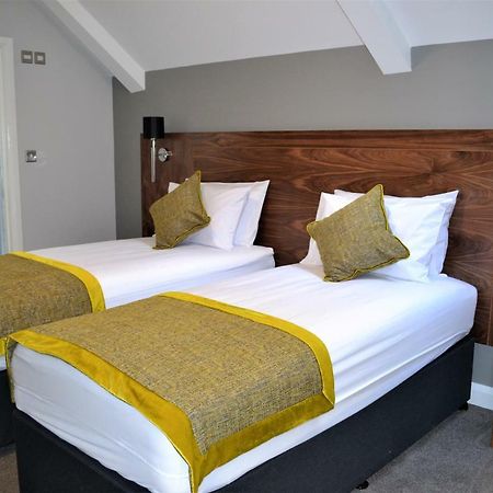 New Park Hotel كرمرثن المظهر الخارجي الصورة