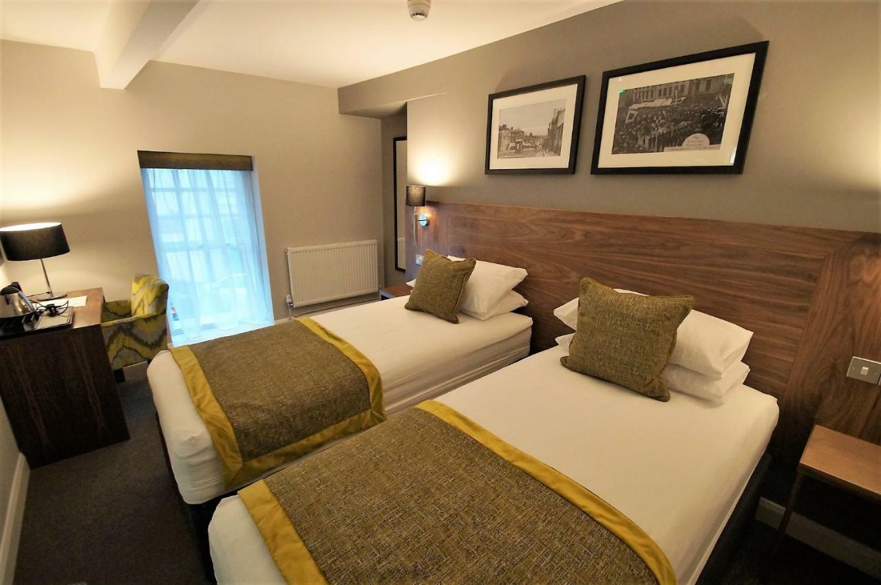 New Park Hotel كرمرثن المظهر الخارجي الصورة