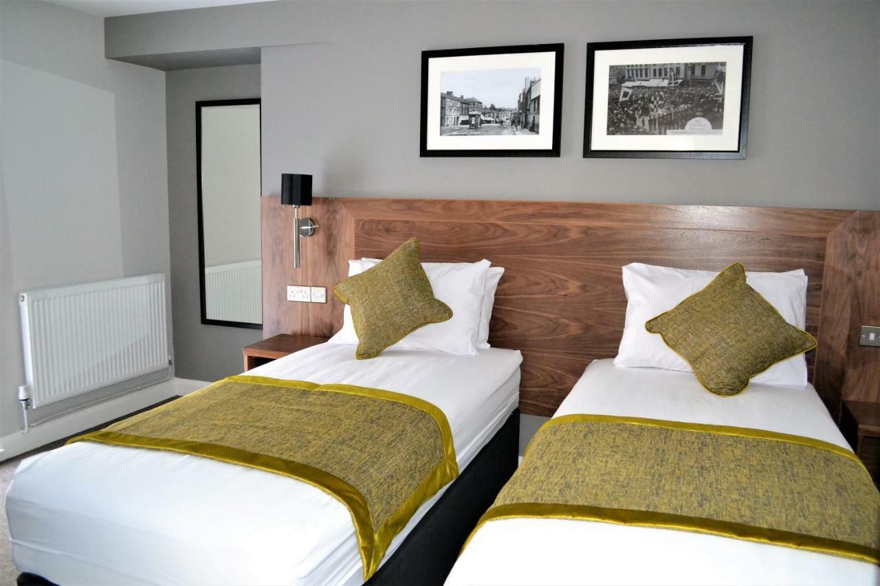 New Park Hotel كرمرثن المظهر الخارجي الصورة